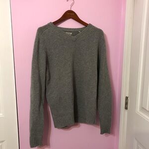 Oobe made in Italy gray v neck sweater size large